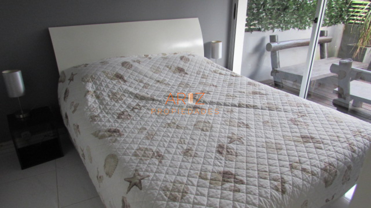 Apartamento ID.2251 - Venta apartamento 2 dormitorios 1 baño planta baja primera linea mansa