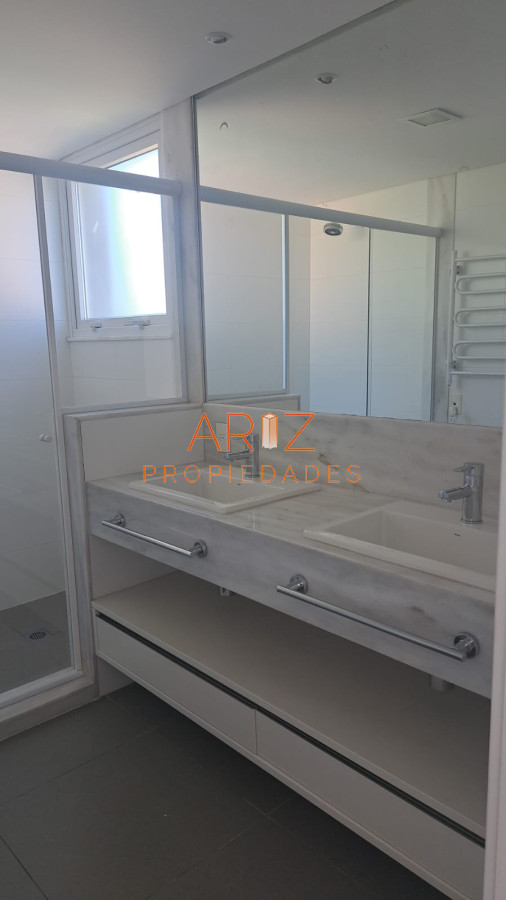 Casa ID.1775 - Hermosa residencia con amplios ambientes en Barrio Privado