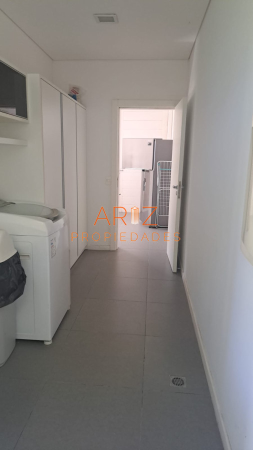 Casa ID.1775 - Hermosa residencia con amplios ambientes en Barrio Privado
