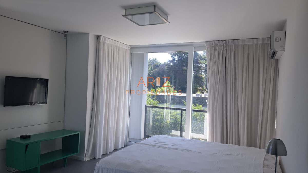 Casa ID.1775 - Hermosa residencia con amplios ambientes en Barrio Privado