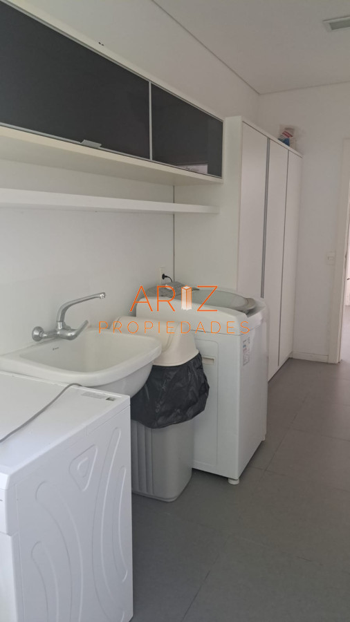 Casa ID.1775 - Hermosa residencia con amplios ambientes en Barrio Privado