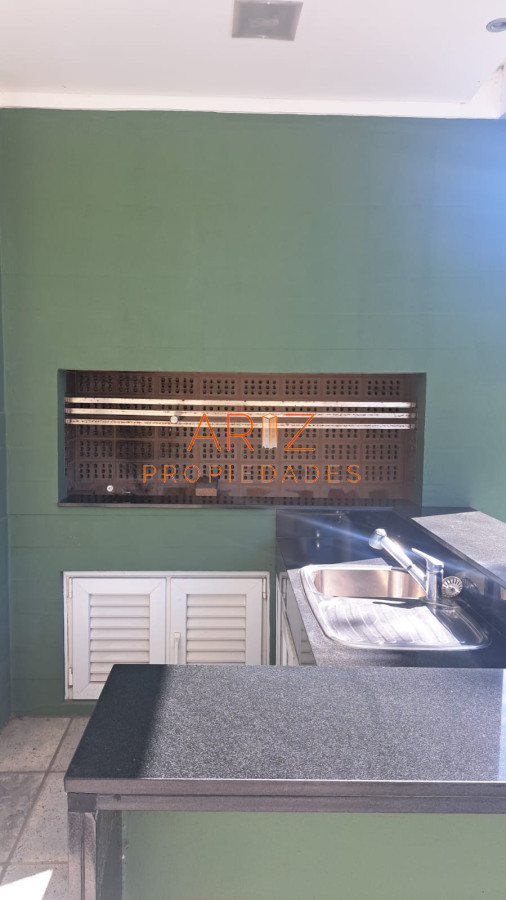 Casa ID.1775 - Hermosa residencia con amplios ambientes en Barrio Privado