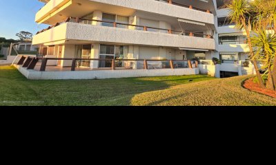 Gran planta frente al mar, playa mansa