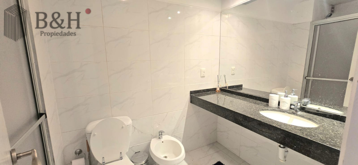 Apartamento ID.7454 - Si te gusta despertar en un departamento frente al mar con vistas al puerto e Isla Gorriti ésta es tu próxima inversión