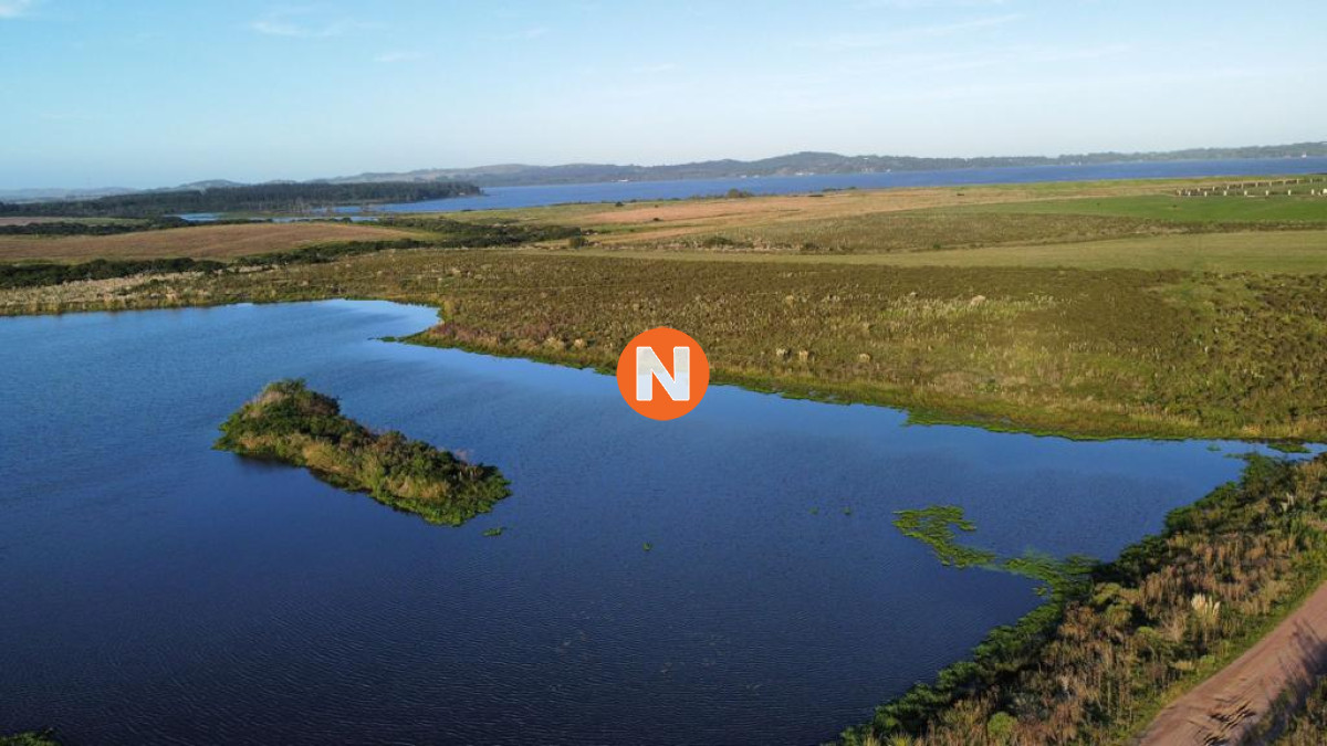 Chacra Ref.223869 - Entorno panorámico con costas sobre lago