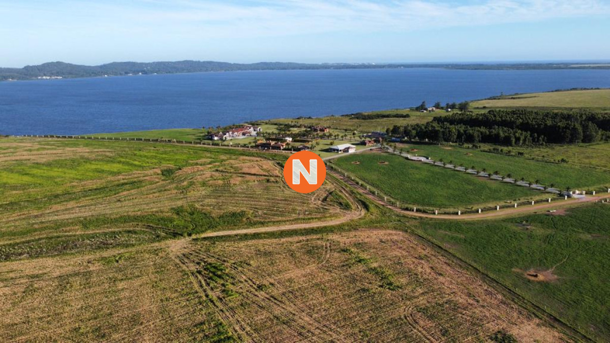 Chacra Ref.223869 - Entorno panorámico con costas sobre lago