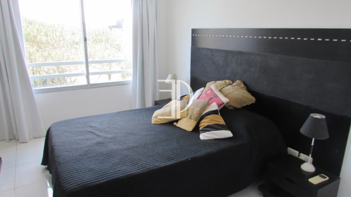 Apartamento ID.462 - Amplio apartamento 2 dormitorios, 2 baños, vista a la mansa