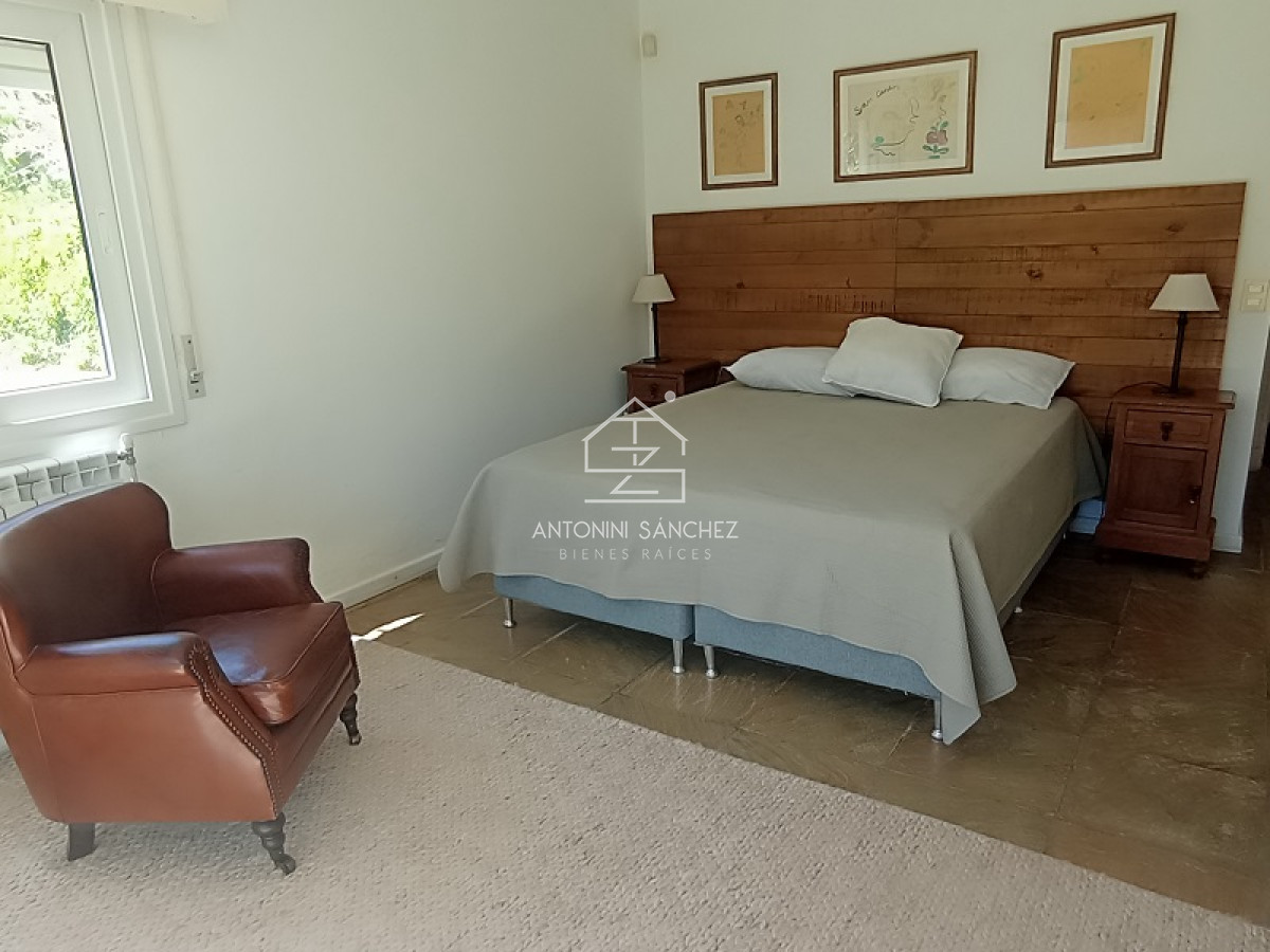 Casa ID.2114 - Gran casa reciclada a metros del mar con una linda vista del mar en Rncón del Indio 