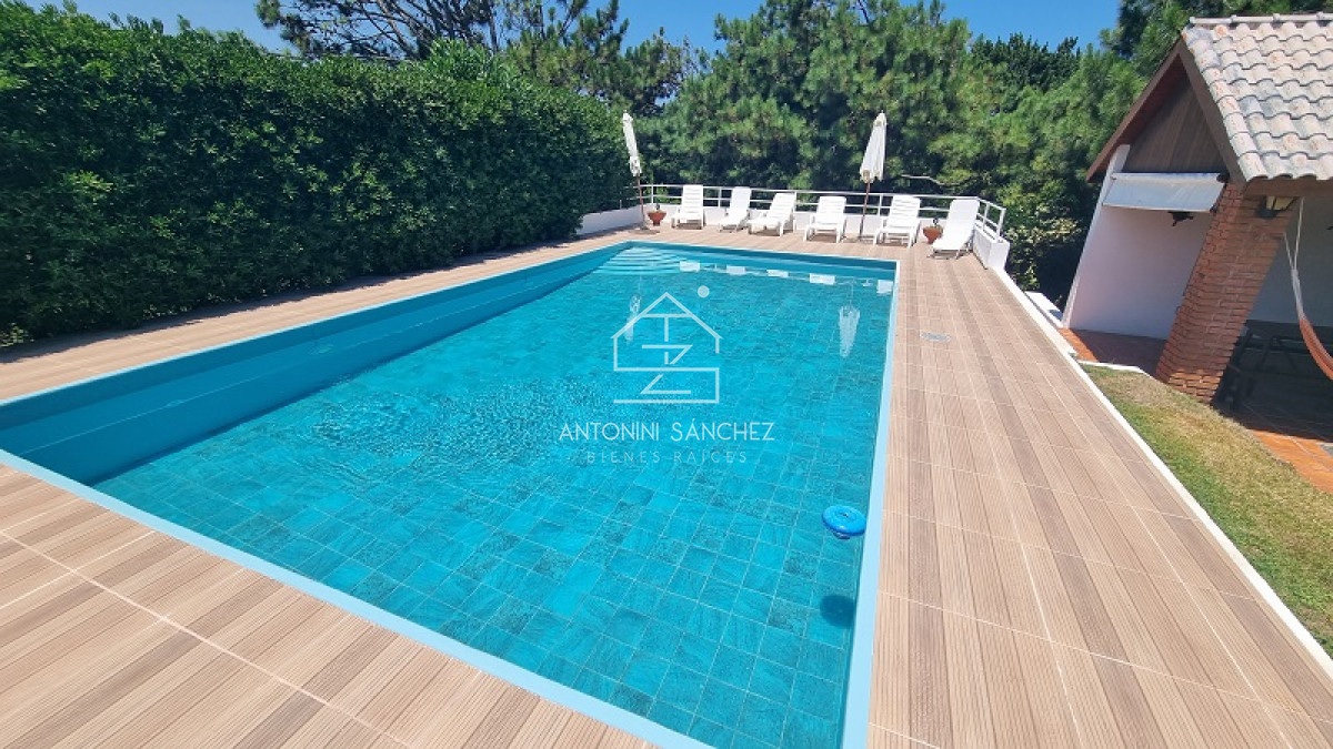 Casa ID.2279 - En venta espectacular casa en Punta Ballena.