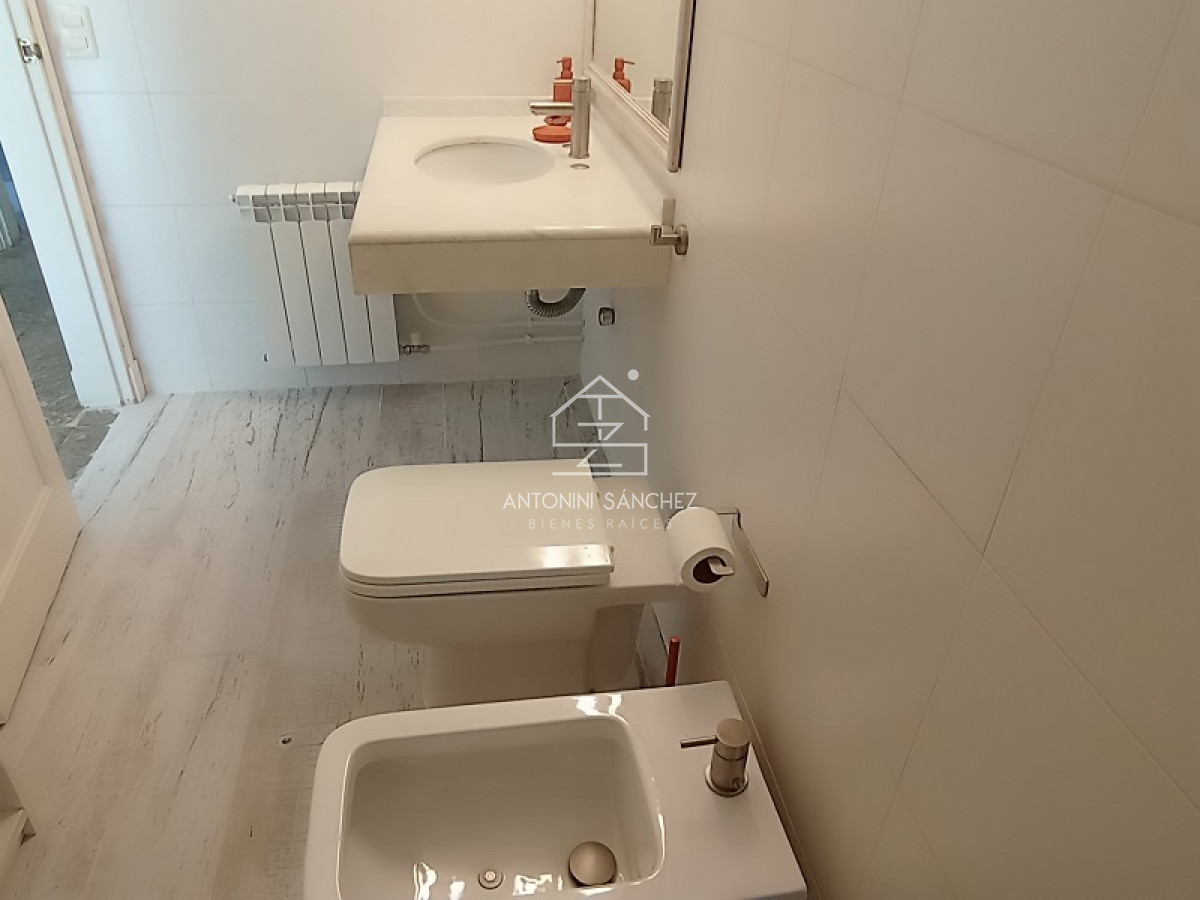 Casa ID.2114 - Gran casa reciclada a metros del mar con una linda vista del mar en Rncón del Indio 