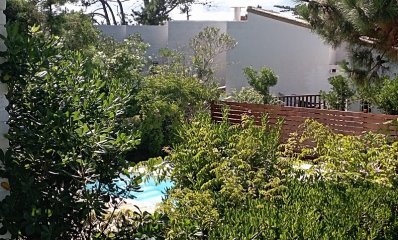 Gran casa reciclada a metros del mar con una linda vista del mar en Rncón del Indio