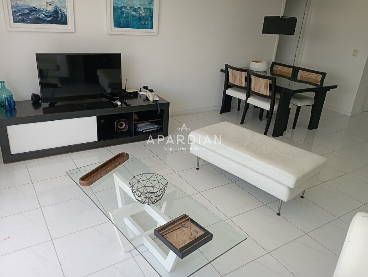 Apartamento ID.21096947 - Amplio apartamento 2 dormitorios, 2 baños, vista a la mansa
