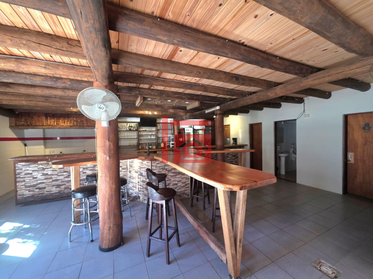Casa ID.1496 - Propiedad única de excelente construcción en Burnett, gran terreno 