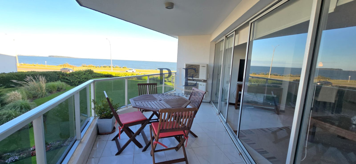 Apartamento frente al mar con vista al puerto e Isla Gorriti en venta!! - Imagen 1