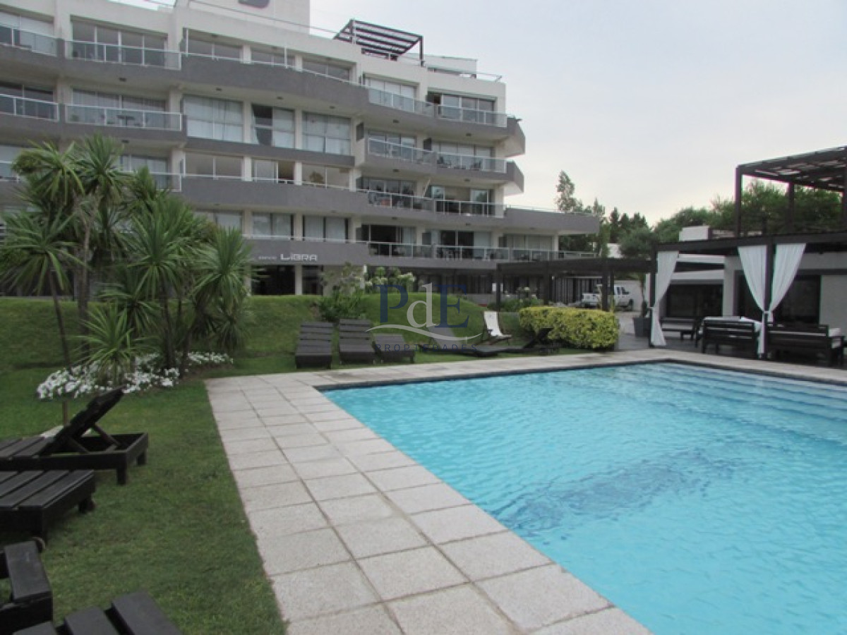 Apartamento frente al mar con vista al puerto e Isla Gorriti en venta!! - Imagen 2