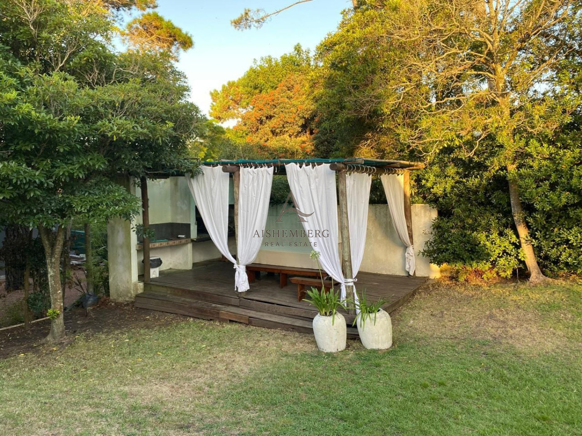 Casa ID.5641 - casa en venta pinares frente a la laguna 