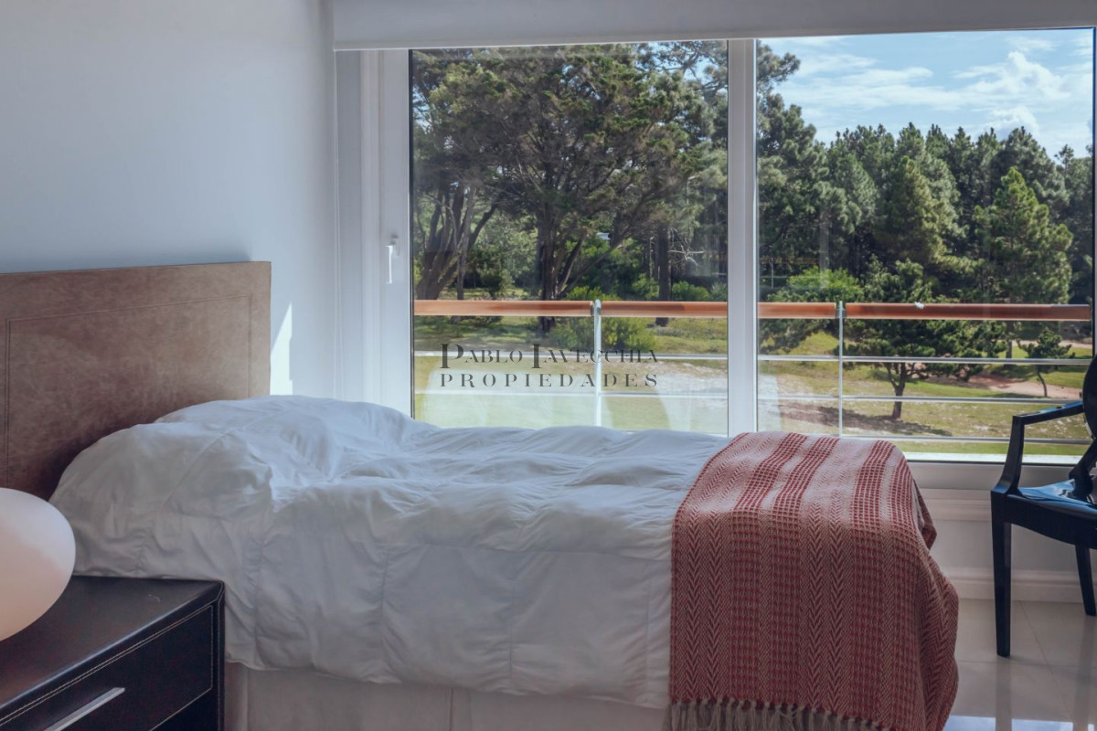 Apartamento ID.224 - Venta de Apartamento 2 DORMITORIOS  en Playa Mansa, Punta del Este