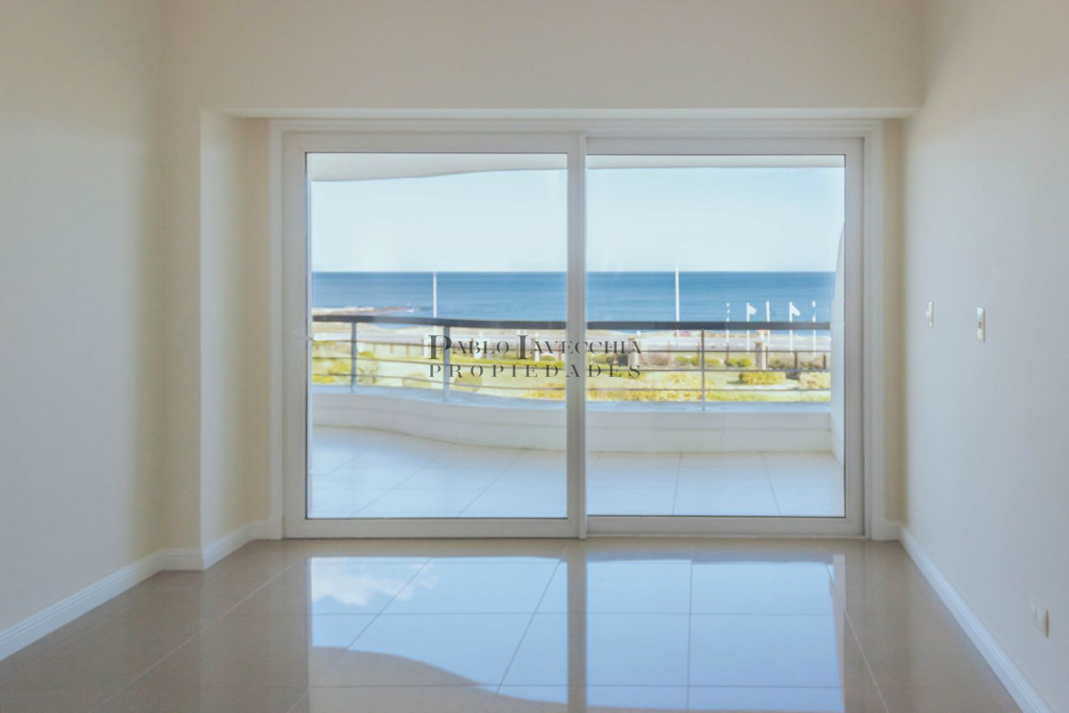 Apartamento ID.223 - Venta de Apartamento 2 DORMITORIOS  en Playa Mansa, Punta del Este