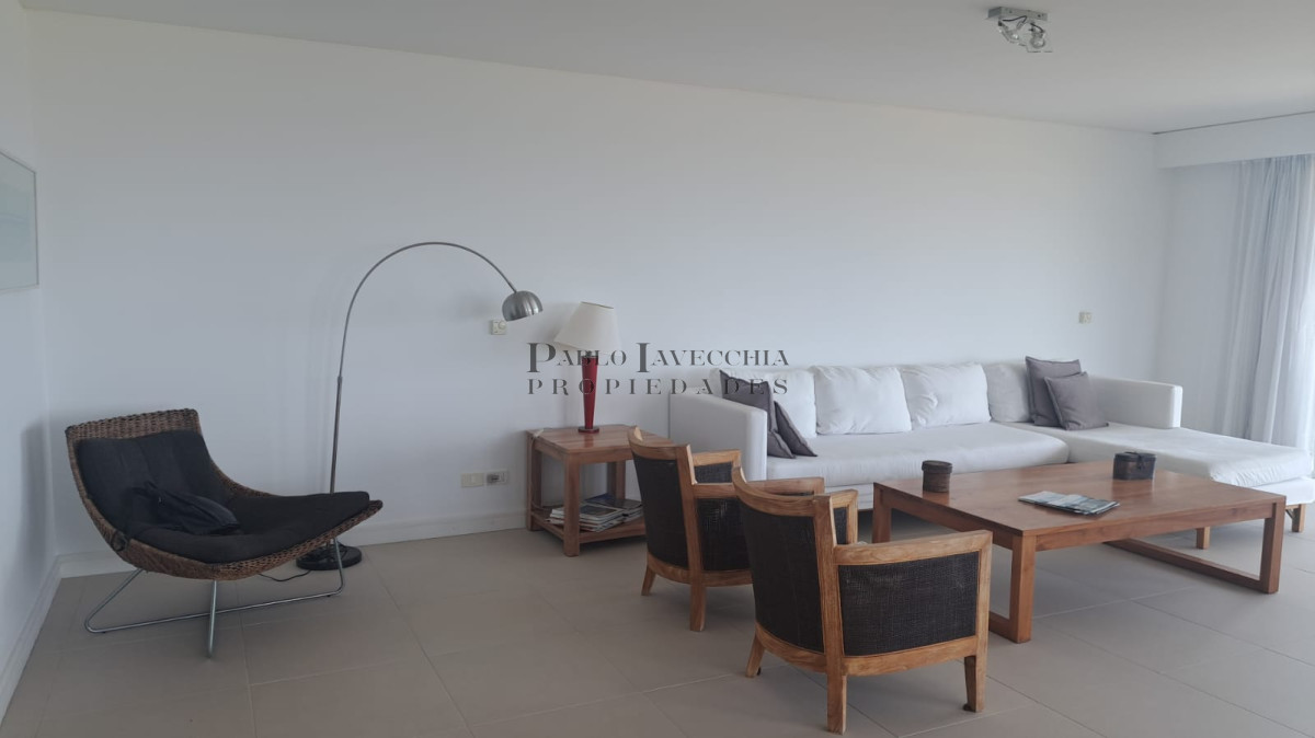 Apartamento ID.327 - Apartamento 4 dormitorios en suite frente a Playa Brava
