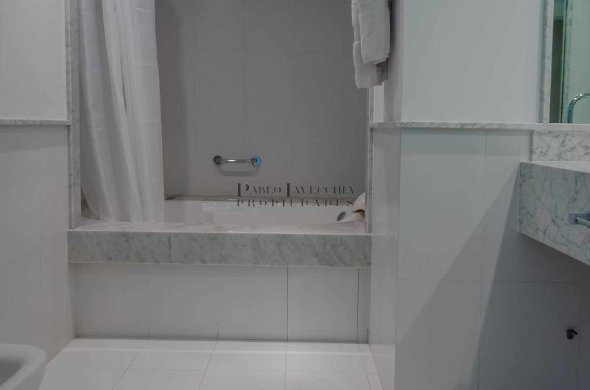 Apartamento ID.166 - Apartamento de 4 domitorios en playa mansa 