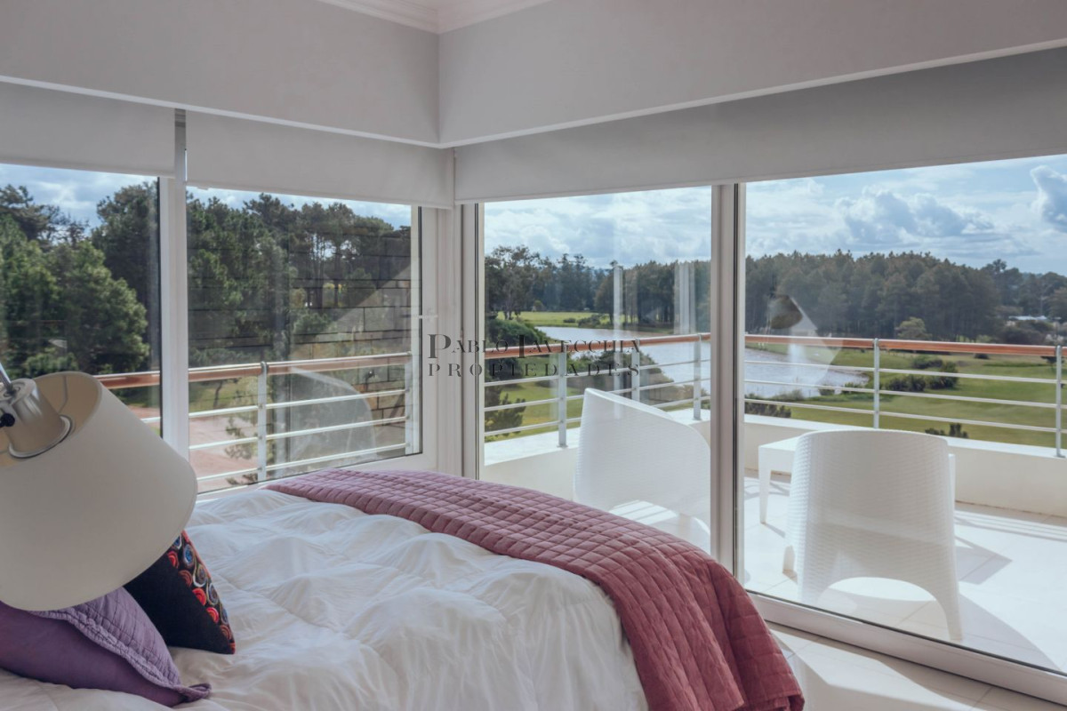 Apartamento ID.224 - Venta de Apartamento 2 DORMITORIOS  en Playa Mansa, Punta del Este