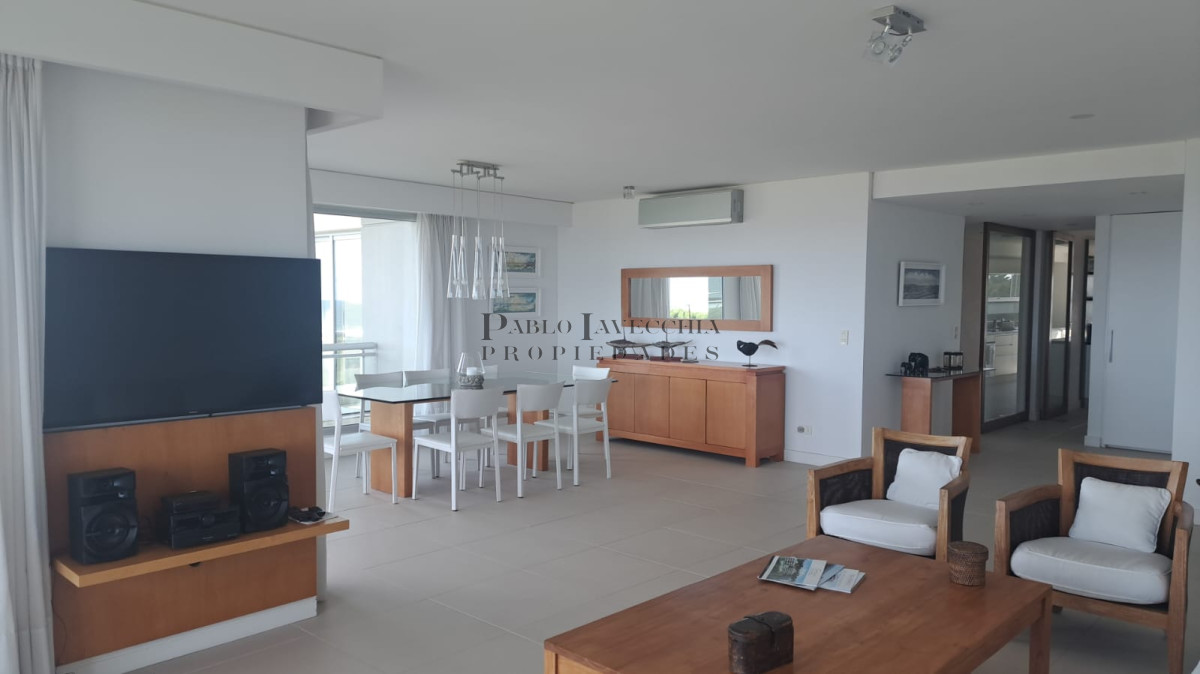 Apartamento ID.327 - Apartamento 4 dormitorios en suite frente a Playa Brava