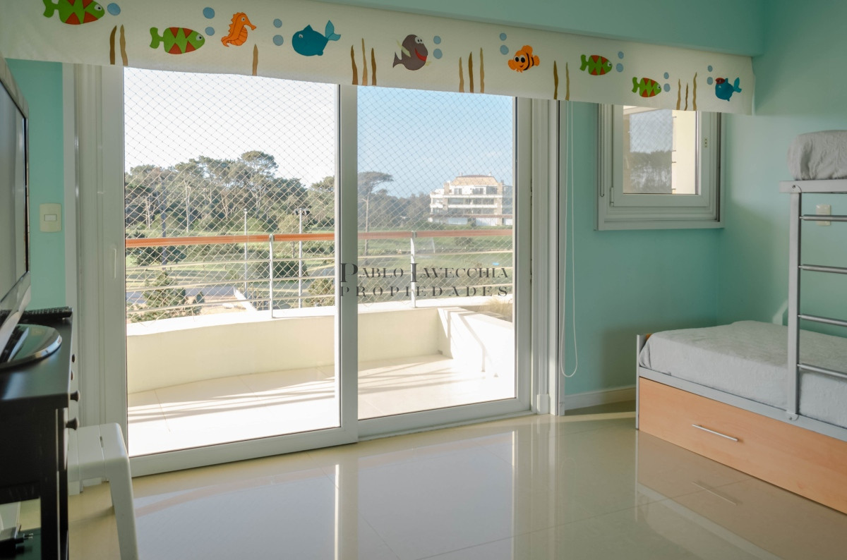 Apartamento ID.166 - Apartamento de 4 domitorios en playa mansa 
