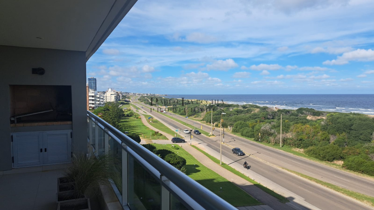 Apartamento ID.327 - Apartamento 4 dormitorios en suite frente a Playa Brava