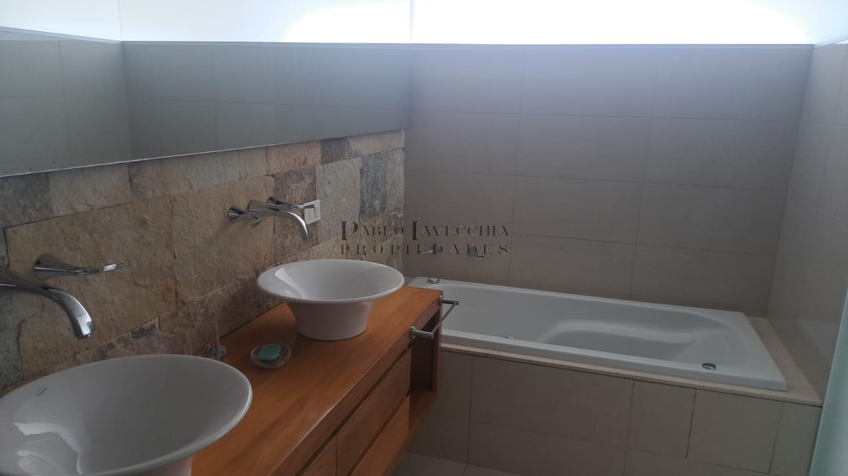 Apartamento ID.327 - Apartamento 4 dormitorios en suite frente a Playa Brava