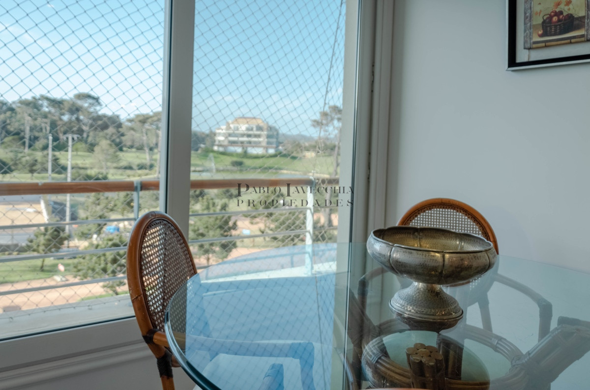 Apartamento ID.166 - Apartamento de 4 domitorios en playa mansa 