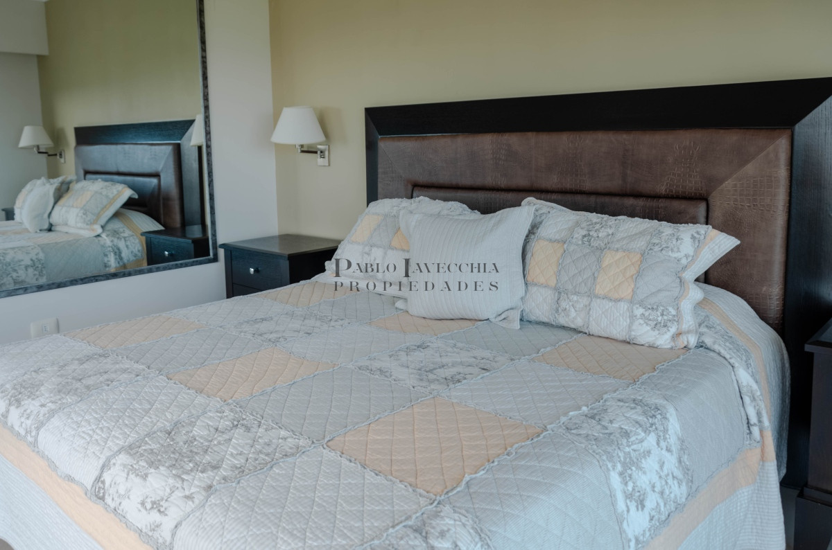 Apartamento ID.166 - Apartamento de 4 domitorios en playa mansa 