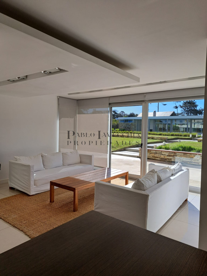 Apartamento ID.327 - Apartamento 4 dormitorios en suite frente a Playa Brava