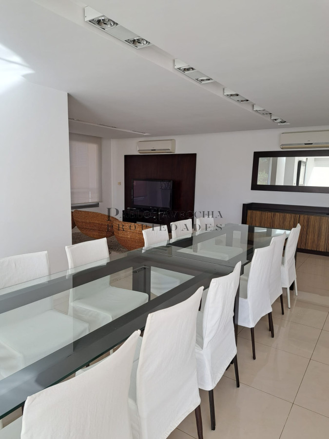 Apartamento ID.327 - Apartamento 4 dormitorios en suite frente a Playa Brava