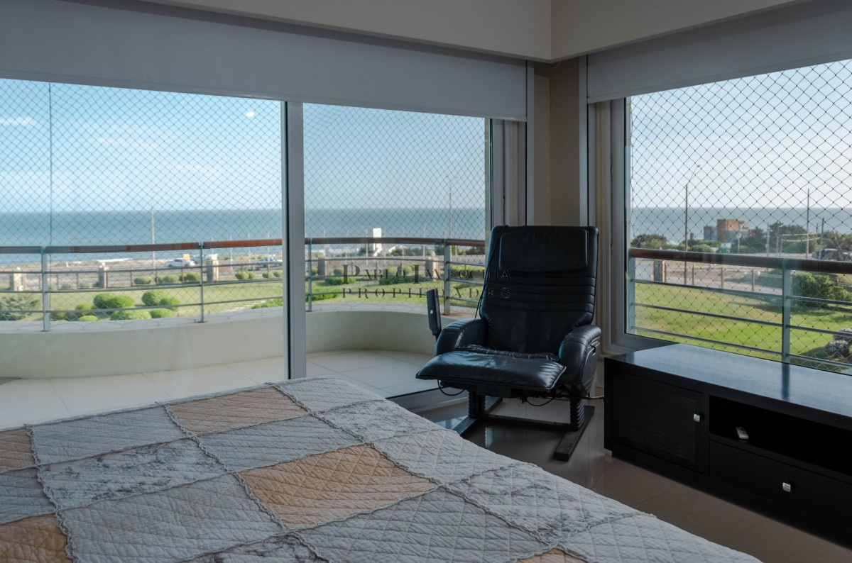 Apartamento ID.166 - Apartamento de 4 domitorios en playa mansa 
