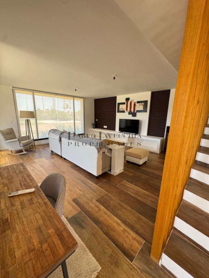 Apartamento ID.619 - Si sueñas con una propiedad en un barrio cerrado, con piscina propia, amplio parrillero techado con un living exterior esta es tu mejor inversión