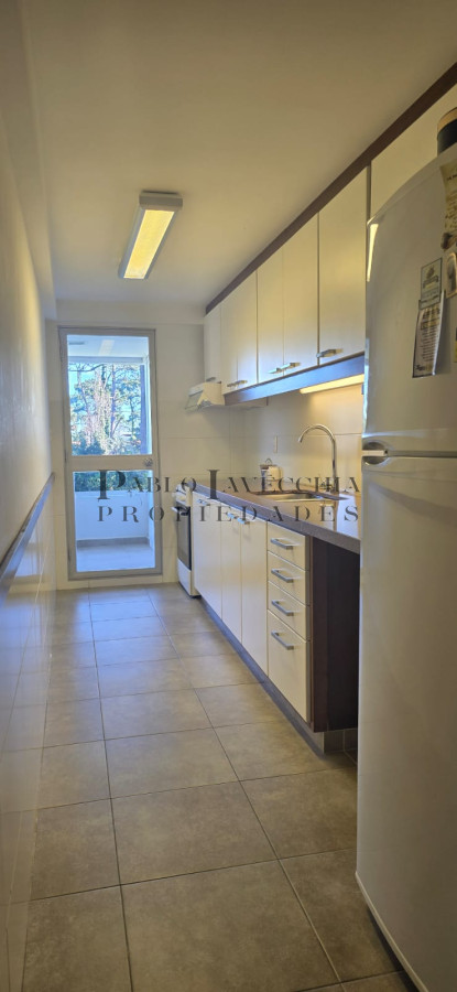 Apartamento ID.590 - Descubre este apartamento de amplias dimensiones y excelente calidad constructiva