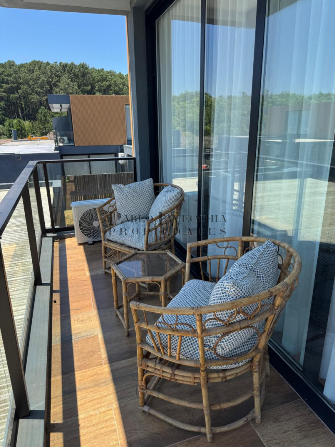 Apartamento ID.619 - Si sueñas con una propiedad en un barrio cerrado, con piscina propia, amplio parrillero techado con un living exterior esta es tu mejor inversión