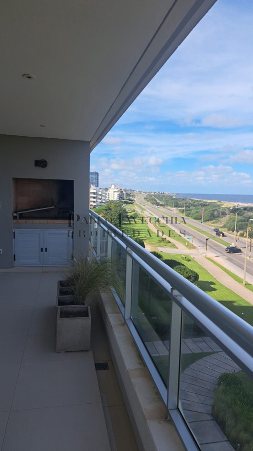 Apartamento ID.327 - Apartamento 4 dormitorios en suite frente a Playa Brava