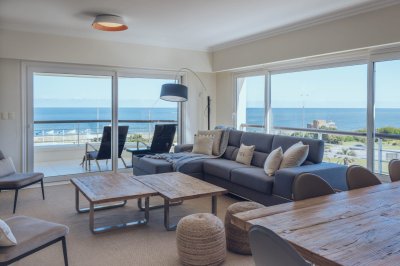 Apartamento de 4 dormitorios frente al mar