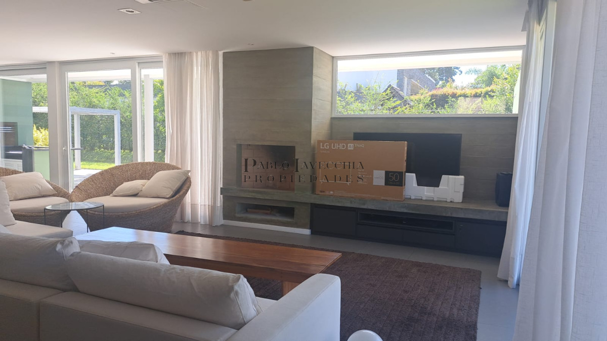Casa ID.219 - Hermosa residencia con amplios ambientes en Barrio Privado