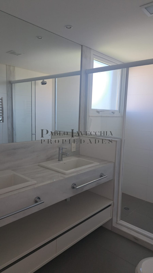 Casa ID.219 - Hermosa residencia con amplios ambientes en Barrio Privado