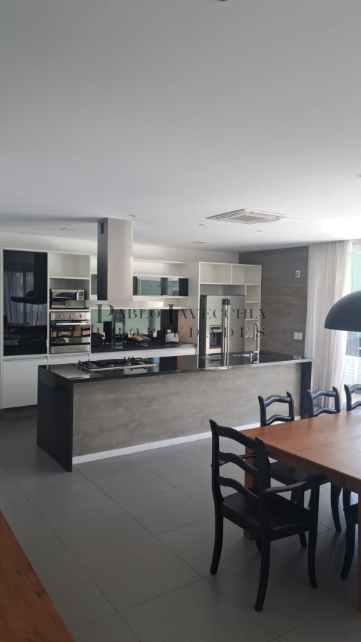 Casa ID.219 - Hermosa residencia con amplios ambientes en Barrio Privado