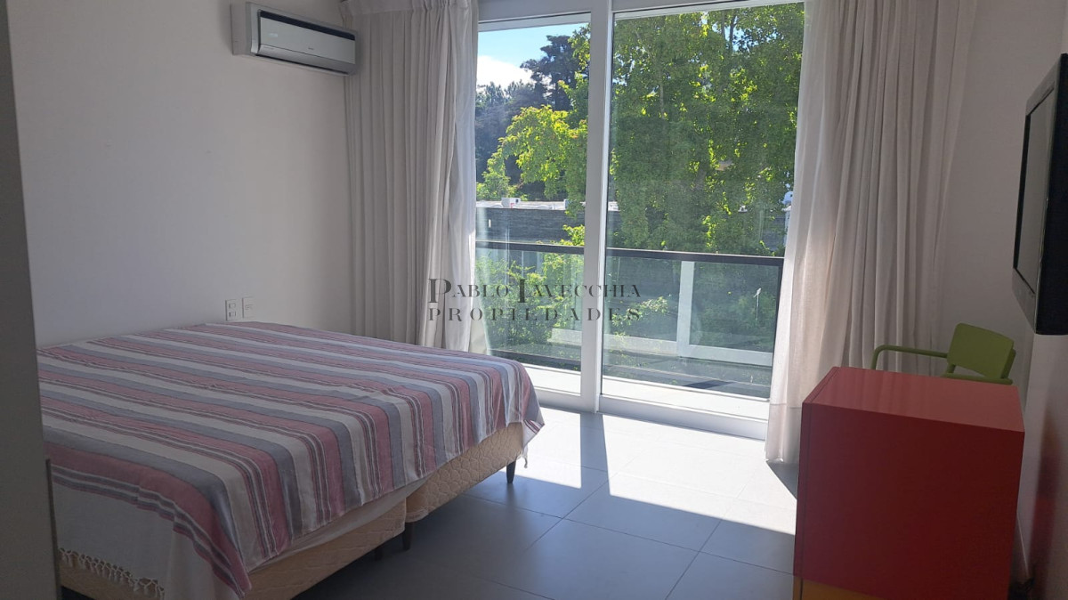 Casa ID.219 - Hermosa residencia con amplios ambientes en Barrio Privado