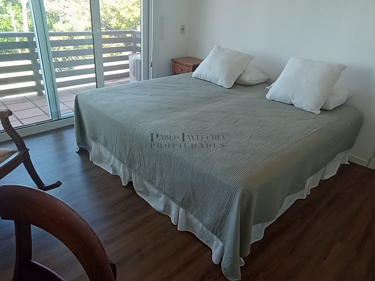 Casa ID.478 - Gran casa reciclada a metros del mar con una linda vista del mar en Rncón del Indio 