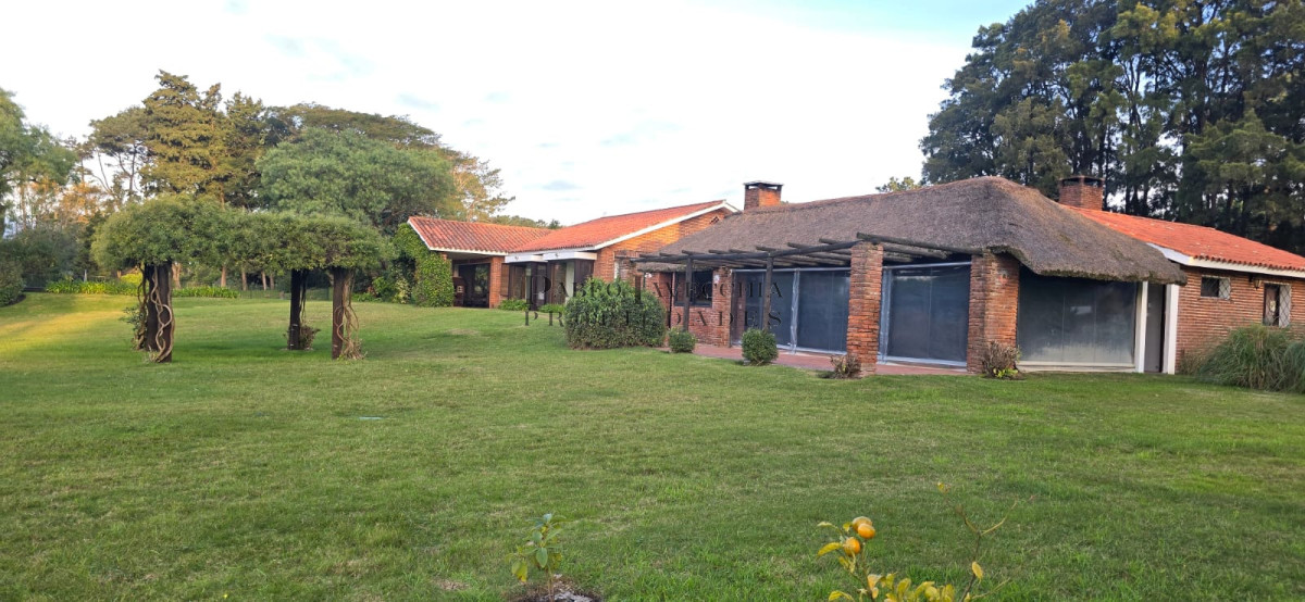 Casa ID.843 - Conexión con la naturaleza sin perder la comodidad del hogar familiar perfecto