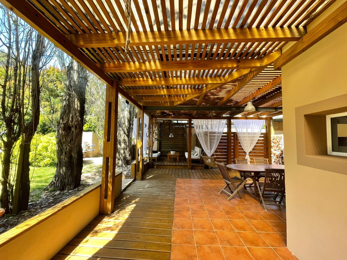 Casa ID.661 - Decidite a veranear en esta amplia propiedad que lo tiene todo; con piscina, hermoso parrillero techado, cerco perimetral y cocheras 