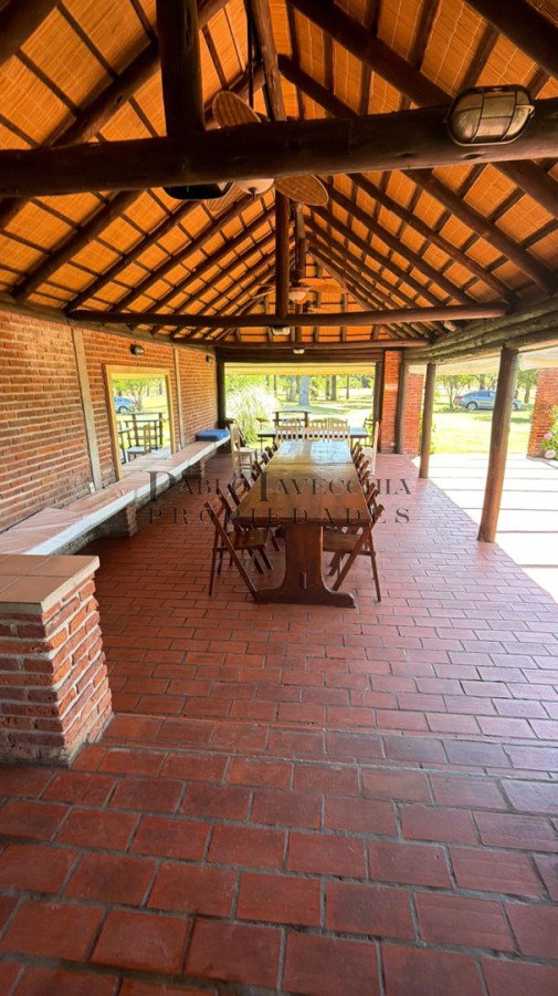 Casa ID.843 - Conexión con la naturaleza sin perder la comodidad del hogar familiar perfecto