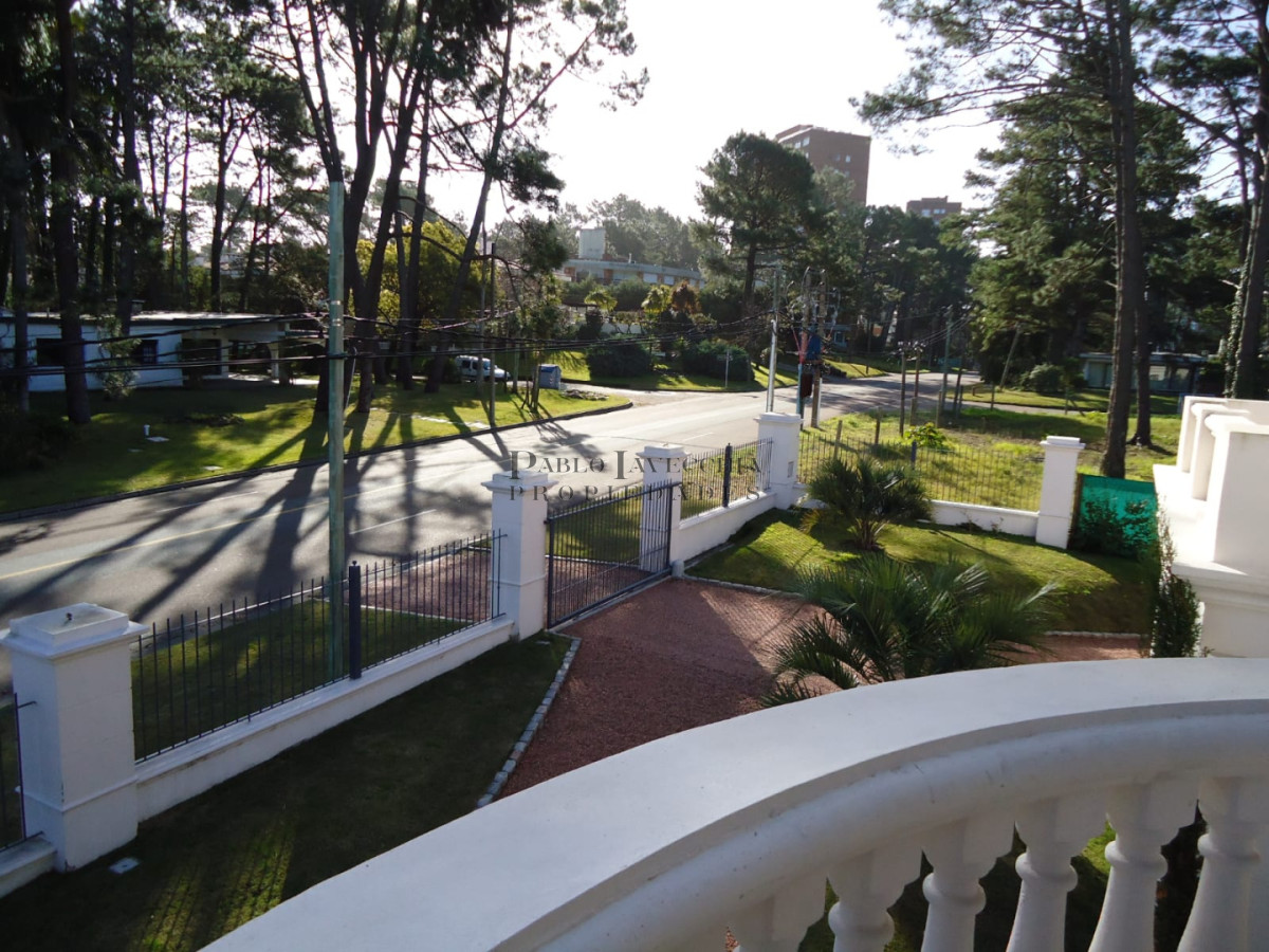 Casa ID.829 - Estilo, calidad constructiva, ubicación todo reunido en una propiedad