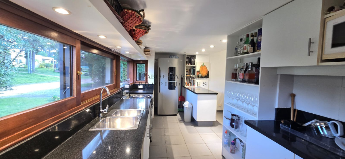 Casa ID.843 - Conexión con la naturaleza sin perder la comodidad del hogar familiar perfecto