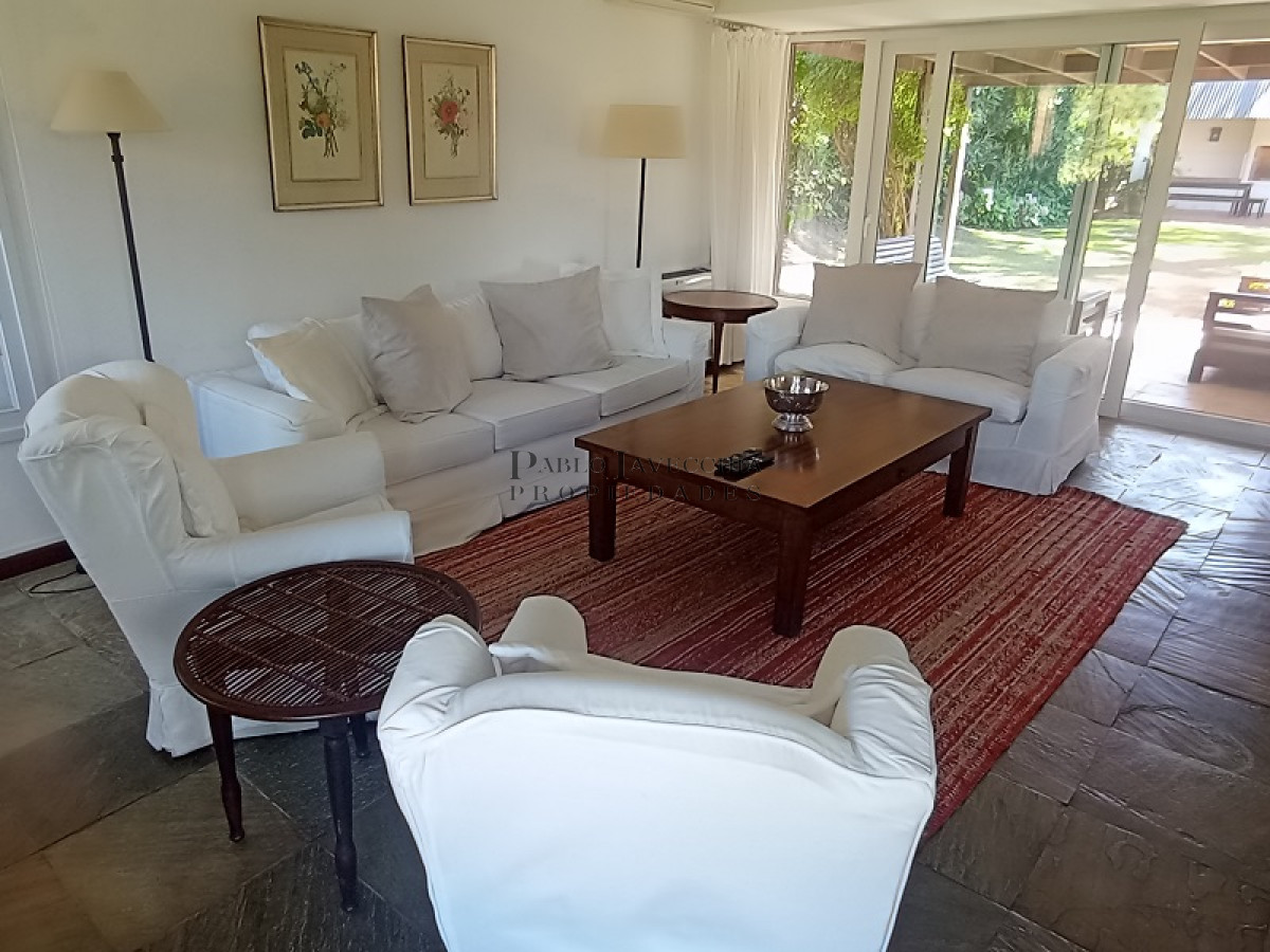 Casa ID.478 - Gran casa reciclada a metros del mar con una linda vista del mar en Rncón del Indio 